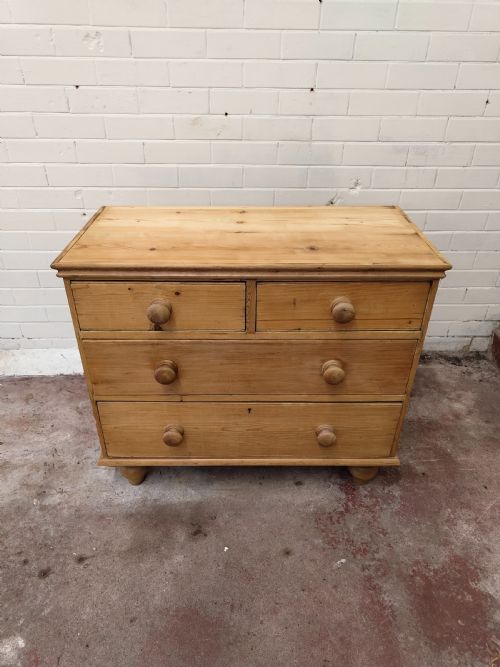 DIMINUTIVE ANTIQUE VICTORIAN COUNTRY HOUSE PINE CHEST OF DRAWERS - ADDITIONAL PHOTO 6