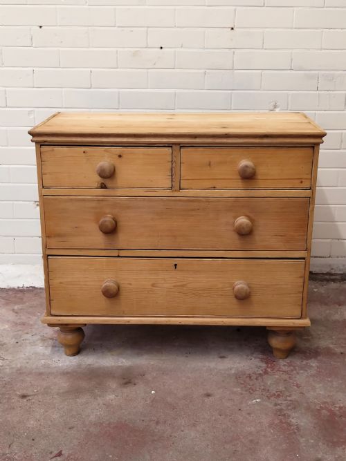 DIMINUTIVE ANTIQUE VICTORIAN COUNTRY HOUSE PINE CHEST OF DRAWERS - ADDITIONAL PHOTO 7
