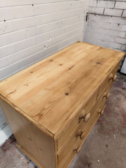 DIMINUTIVE ANTIQUE VICTORIAN COUNTRY HOUSE PINE CHEST OF DRAWERS - ADDITIONAL PHOTO 10