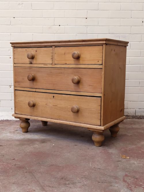DIMINUTIVE ANTIQUE VICTORIAN COUNTRY HOUSE PINE CHEST OF DRAWERS - ADDITIONAL PHOTO 11