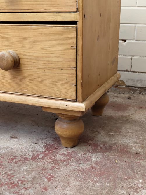 DIMINUTIVE ANTIQUE VICTORIAN COUNTRY HOUSE PINE CHEST OF DRAWERS - ADDITIONAL PHOTO 14
