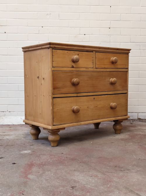 DIMINUTIVE ANTIQUE VICTORIAN COUNTRY HOUSE PINE CHEST OF DRAWERS - ADDITIONAL PHOTO 16