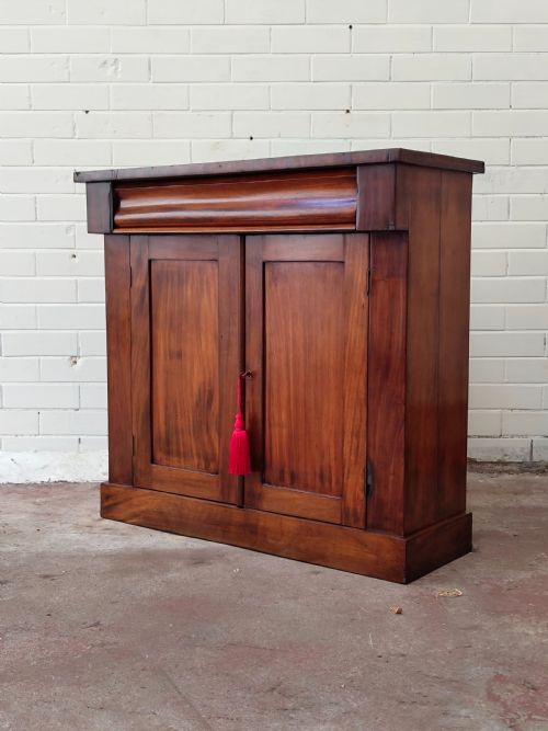 DIMINUTIVE ANTIQUE REGENCY EARLY VICTORIAN MAHOGANY CHIFFONIER CABINET - ADDITIONAL PHOTO 1