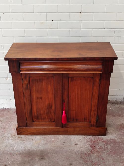DIMINUTIVE ANTIQUE REGENCY EARLY VICTORIAN MAHOGANY CHIFFONIER CABINET - ADDITIONAL PHOTO 5