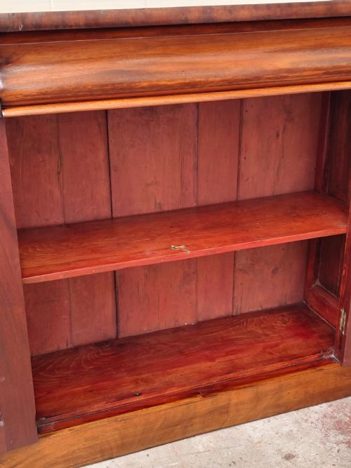 DIMINUTIVE ANTIQUE REGENCY EARLY VICTORIAN MAHOGANY CHIFFONIER CABINET - ADDITIONAL PHOTO 10