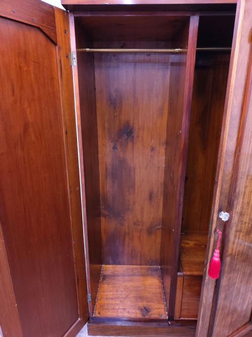 ANTIQUE VICTORIAN SOLID MAHOGANY DOUBLE WARDROBE ARMOIRE COMPACTUM - ADDITIONAL PHOTO 7