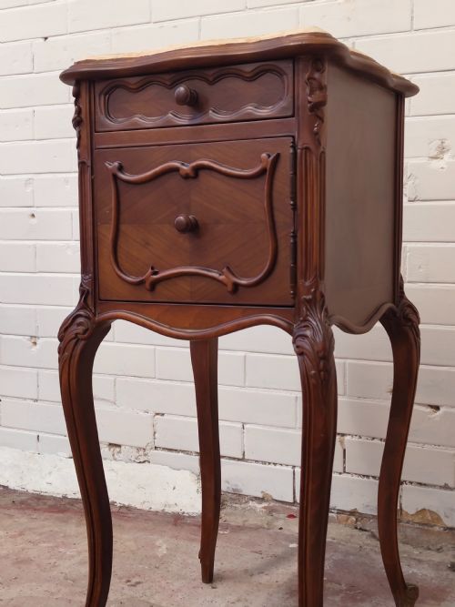 ANTIQUE PAIR OF FRENCH SOLID MAHOGANY BEDSIDE LAMP TABLES - ADDITIONAL PHOTO 3