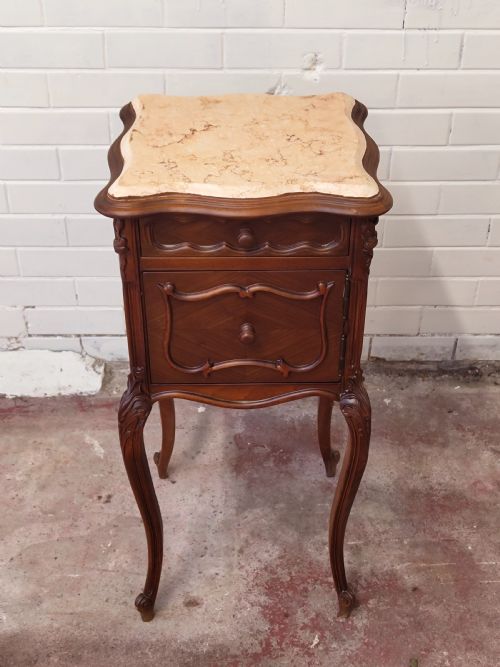 ANTIQUE PAIR OF FRENCH SOLID MAHOGANY BEDSIDE LAMP TABLES - ADDITIONAL PHOTO 6