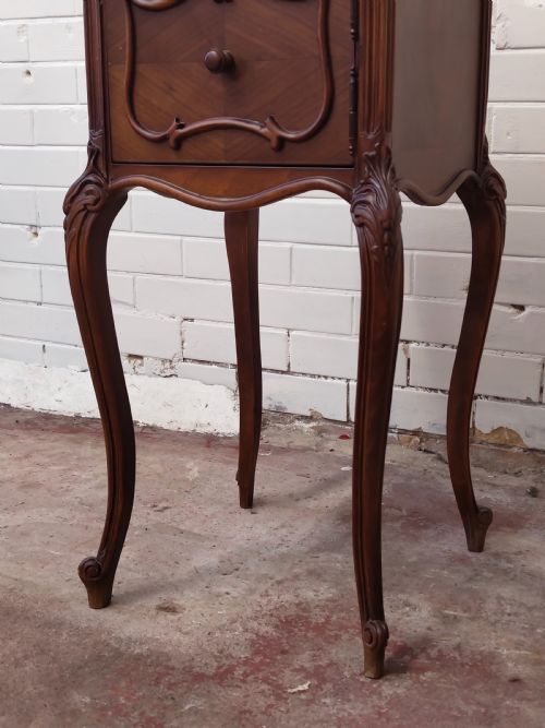 ANTIQUE PAIR OF FRENCH SOLID MAHOGANY BEDSIDE LAMP TABLES - ADDITIONAL PHOTO 15
