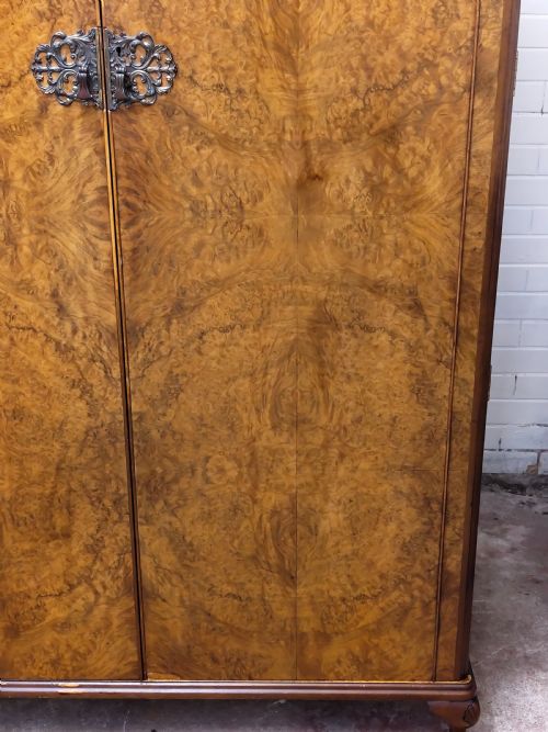 ANTIQUE BURR WALNUT DOUBLE WARDROBE ARMOIRE COMPACTUM - ADDITIONAL PHOTO 6