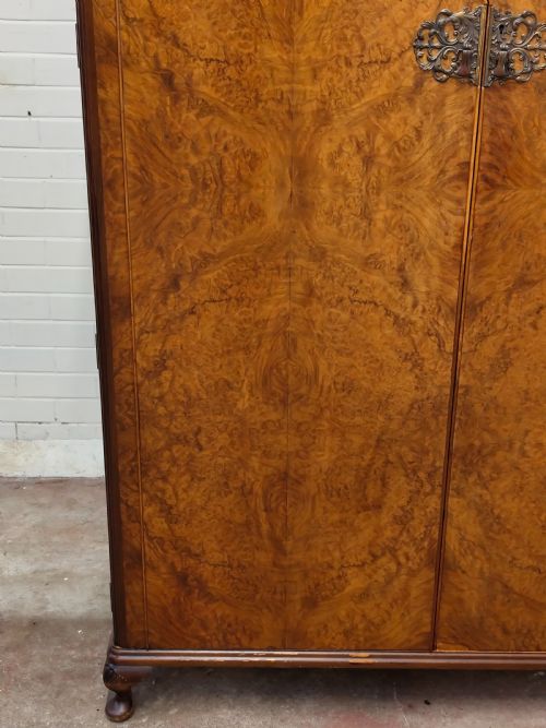 ANTIQUE BURR WALNUT DOUBLE WARDROBE ARMOIRE COMPACTUM - ADDITIONAL PHOTO 15