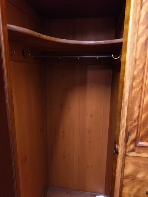 ANTIQUE VICTORIAN SATIN BIRCH CORNER WARDROBE ARMOIRE COMPACTUM - ADDITIONAL PHOTO 10