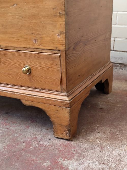 DIMINUTIVE ANTIQUE GEORGIAN SOLID PINE MULE CHEST BLANKET BOX - ADDITIONAL PHOTO 16