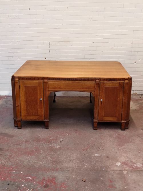 IMPOSING ANTIQUE GOLDEN OAK ART DECO PARTNERS DESK BY WARING GILLOWS - ADDITIONAL PHOTO 7
