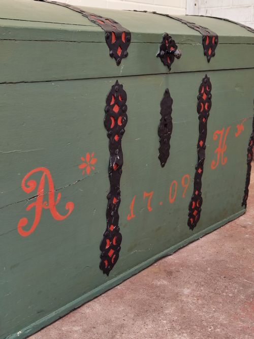 ANTIQUE SWEDISH PAINTED DOME TOP SHIPS TRAVEL TRUNK COFFER CHEST - ADDITIONAL PHOTO 5