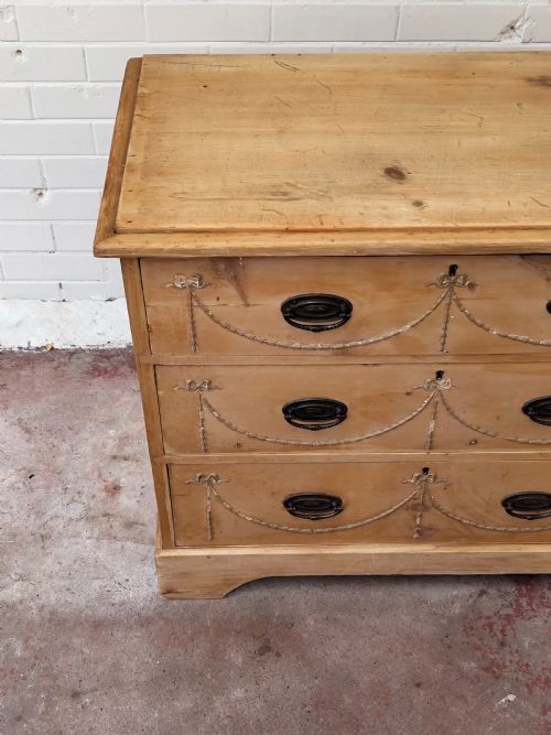 DIMINUTIVE ANTIQUE REGENCY SOLID PINE COUNTRY HOUSE CHEST OF DRAWERS - ADDITIONAL PHOTO 6