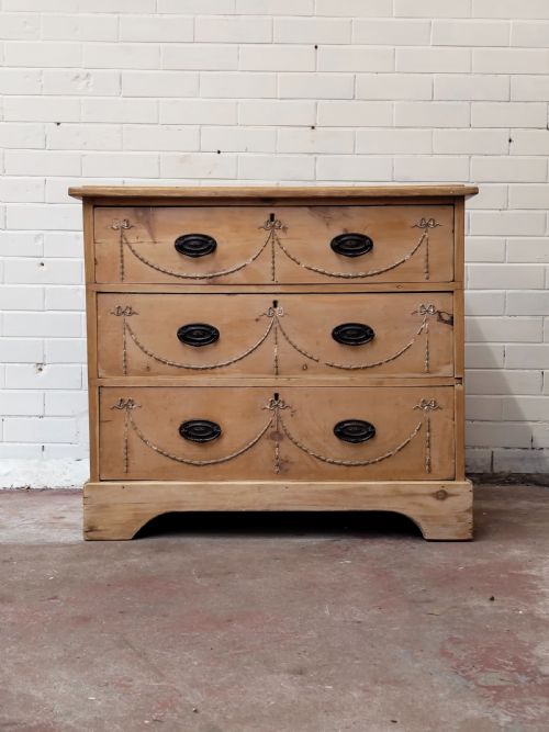 DIMINUTIVE ANTIQUE REGENCY SOLID PINE COUNTRY HOUSE CHEST OF DRAWERS - ADDITIONAL PHOTO 12