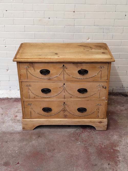 DIMINUTIVE ANTIQUE REGENCY SOLID PINE COUNTRY HOUSE CHEST OF DRAWERS - ADDITIONAL PHOTO 17
