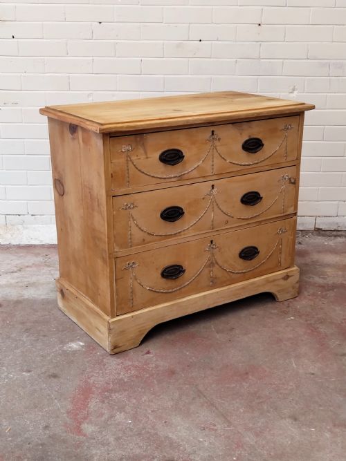 DIMINUTIVE ANTIQUE REGENCY SOLID PINE COUNTRY HOUSE CHEST OF DRAWERS - ADDITIONAL PHOTO 18