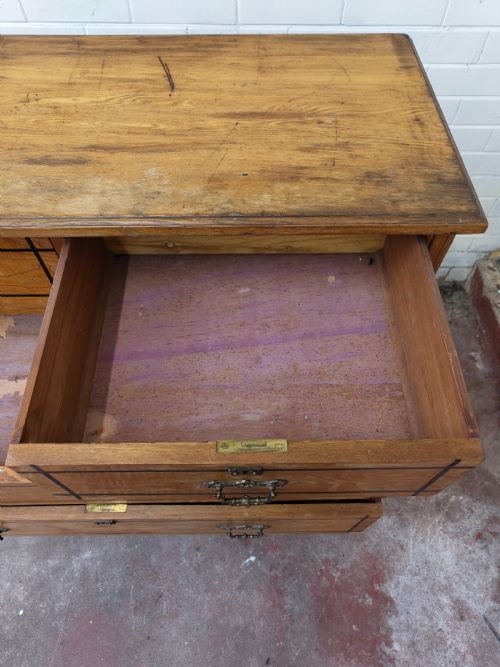 ANTIQUE VICTORIAN AESTHETIC MOVEMENT COUNTRY HOUSE ASH EBONY STRUNG CHEST OF DRAWERS - ADDITIONAL PHOTO 4