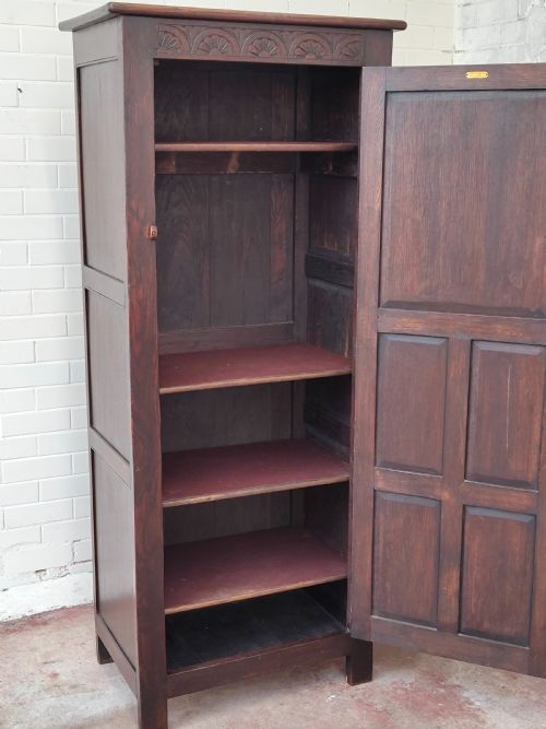 ANTIQUE SOLID CARVED OAK GEOMETRIC SINGLE HALL WARDROBE ARMOIRE COMPACTUM - ADDITIONAL PHOTO 1