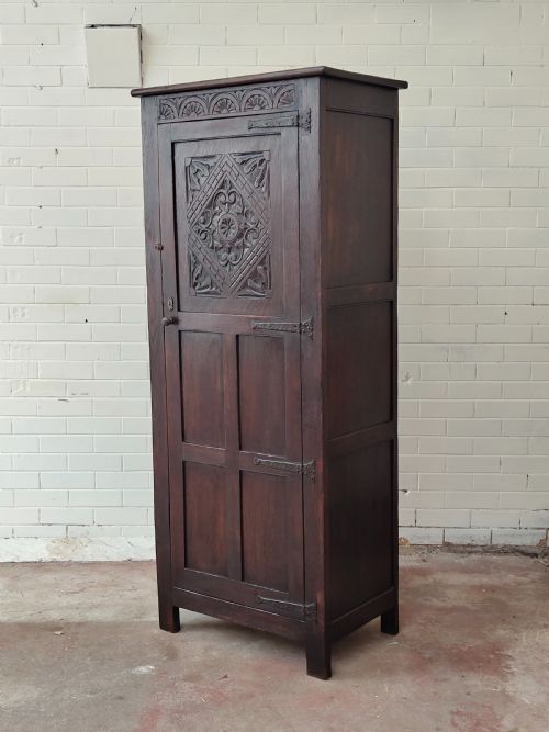 ANTIQUE SOLID CARVED OAK GEOMETRIC SINGLE HALL WARDROBE ARMOIRE COMPACTUM - ADDITIONAL PHOTO 5