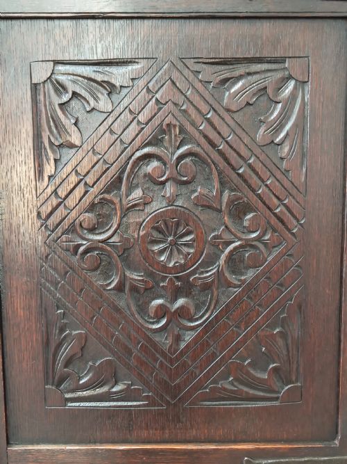 ANTIQUE SOLID CARVED OAK GEOMETRIC SINGLE HALL WARDROBE ARMOIRE COMPACTUM - ADDITIONAL PHOTO 14