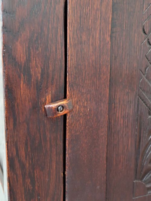 ANTIQUE SOLID CARVED OAK GEOMETRIC SINGLE HALL WARDROBE ARMOIRE COMPACTUM - ADDITIONAL PHOTO 15