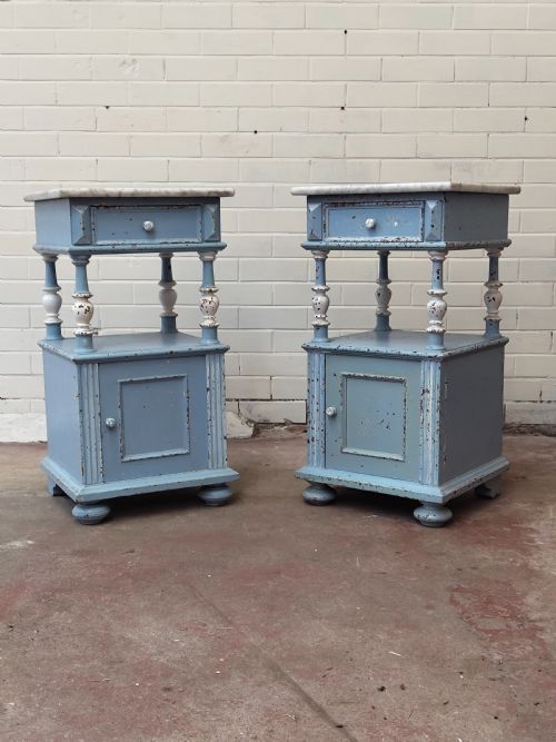 ANTIQUE PAIR OF PAINTED CHIPPY DISTRESSED FRENCH BEDSIDE LAMP TABLES CUPBOARDS - ADDITIONAL PHOTO 10