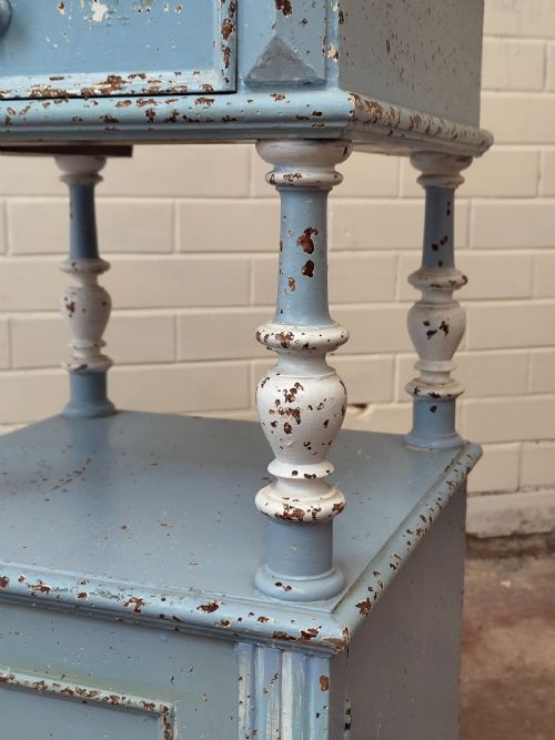 ANTIQUE PAIR OF PAINTED CHIPPY DISTRESSED FRENCH BEDSIDE LAMP TABLES CUPBOARDS - ADDITIONAL PHOTO 13