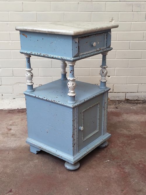 ANTIQUE PAIR OF PAINTED CHIPPY DISTRESSED FRENCH BEDSIDE LAMP TABLES CUPBOARDS - ADDITIONAL PHOTO 15