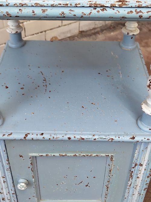 ANTIQUE PAIR OF PAINTED CHIPPY DISTRESSED FRENCH BEDSIDE LAMP TABLES CUPBOARDS - ADDITIONAL PHOTO 17