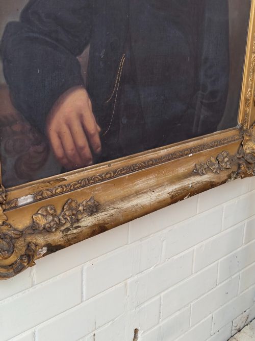LARGE ANTIQUE VICTORIAN OIL PORTRAIT ON CANVAS OF A GENTLEMAN IN GESSO FRAME - ADDITIONAL PHOTO 10