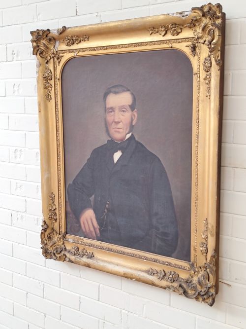 LARGE ANTIQUE VICTORIAN OIL PORTRAIT ON CANVAS OF A GENTLEMAN IN GESSO FRAME - ADDITIONAL PHOTO 12