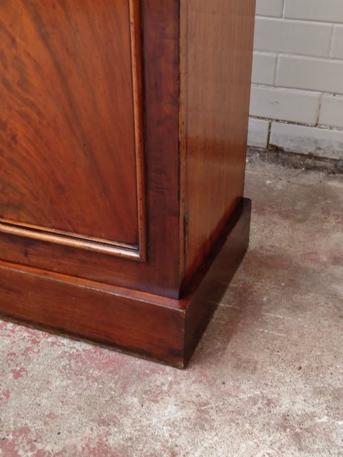 ANTIQUE VICTORIAN MAHOGANY GLAZED ADJUSTABLE BOOKCASE ON CUPBOARD - ADDITIONAL PHOTO 2