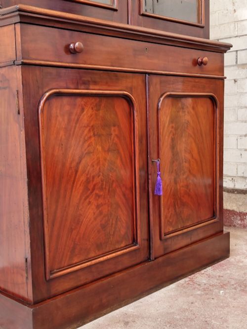 ANTIQUE VICTORIAN MAHOGANY GLAZED ADJUSTABLE BOOKCASE ON CUPBOARD - ADDITIONAL PHOTO 4