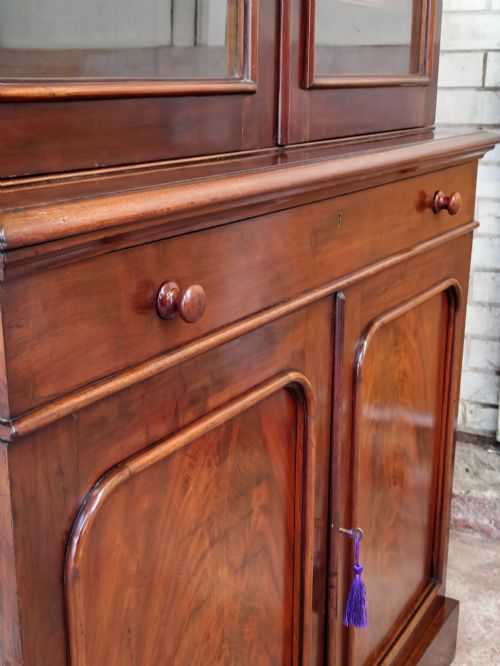 ANTIQUE VICTORIAN MAHOGANY GLAZED ADJUSTABLE BOOKCASE ON CUPBOARD - ADDITIONAL PHOTO 5