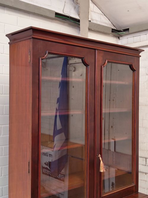 ANTIQUE VICTORIAN MAHOGANY GLAZED ADJUSTABLE BOOKCASE ON CUPBOARD - ADDITIONAL PHOTO 6