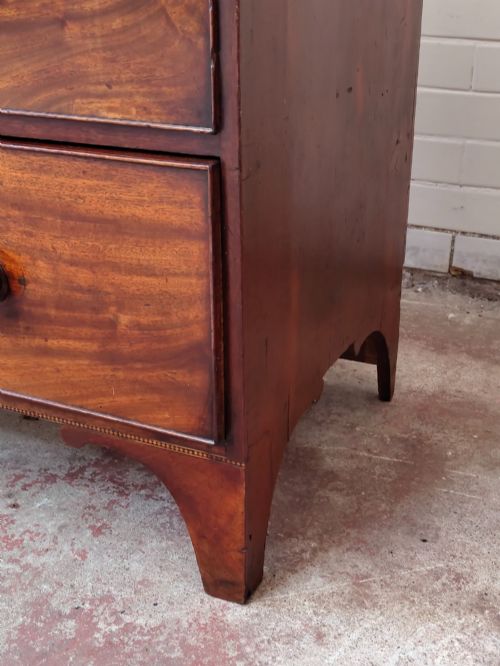 ANTIQUE MAHOGANY GEORGIAN CHEST OF DRAWERS - ADDITIONAL PHOTO 3