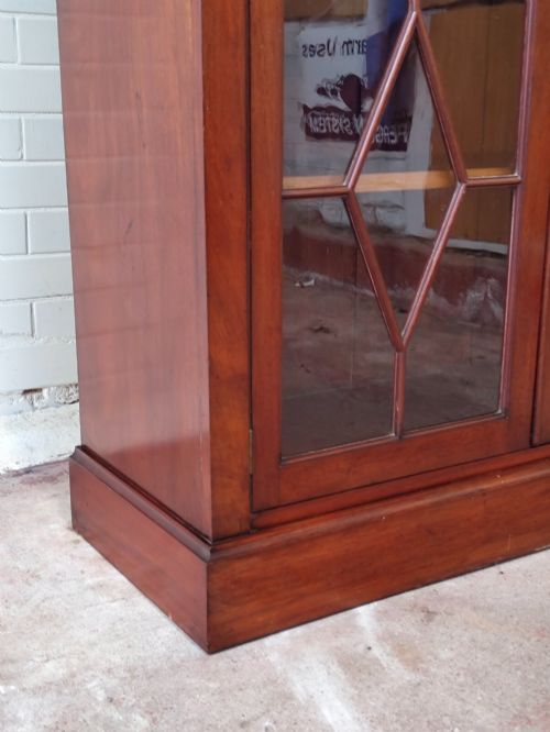 ANTIQUE VICTORIAN MAHOGANY ASTRAGAL GLAZED VICTORIAN ADJUSTABLE BOOKCASE - ADDITIONAL PHOTO 2