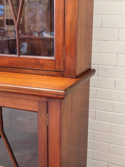 ANTIQUE VICTORIAN MAHOGANY ASTRAGAL GLAZED VICTORIAN ADJUSTABLE BOOKCASE - ADDITIONAL PHOTO 4