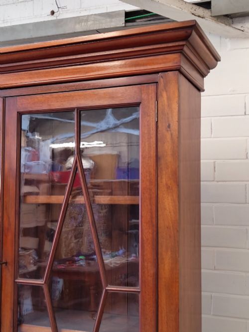 ANTIQUE VICTORIAN MAHOGANY ASTRAGAL GLAZED VICTORIAN ADJUSTABLE BOOKCASE - ADDITIONAL PHOTO 5