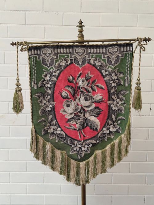 ANTIQUE VICTORIAN COUNTRY HOUSE VELVET NEEDLEWORK FIRESIDE BRASS POLE SCREEN - ADDITIONAL PHOTO 5