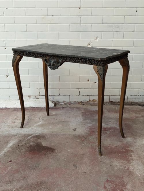 DIMINUTIVE VINTAGE FRENCH GILTWOOD FAUX MARBLE TOP CONSOLE SIDE TABLE - ADDITIONAL PHOTO 1