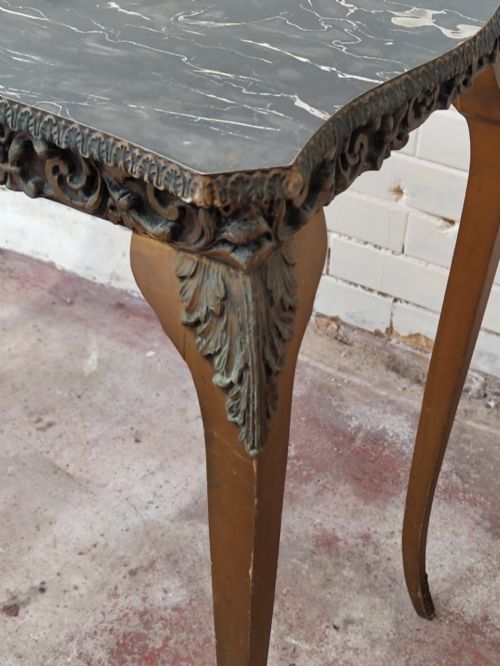 DIMINUTIVE VINTAGE FRENCH GILTWOOD FAUX MARBLE TOP CONSOLE SIDE TABLE - ADDITIONAL PHOTO 9