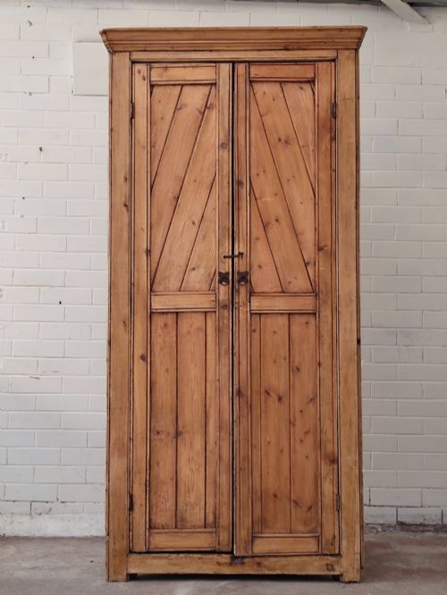ANTIQUE PITCH PINE CORNER WARDROBE CUPBOARD