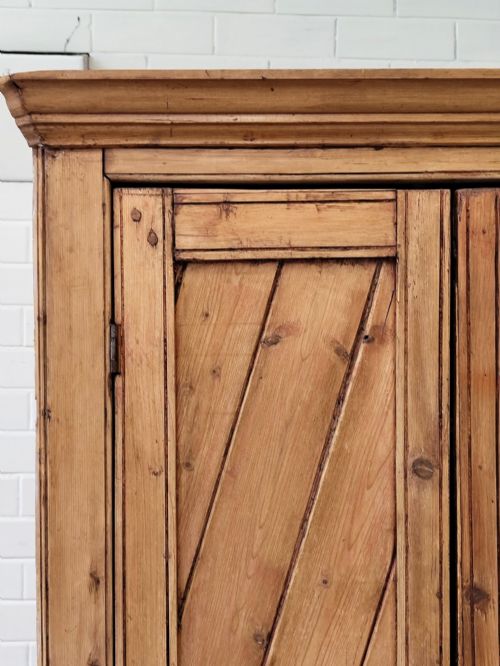 ANTIQUE PITCH PINE CORNER WARDROBE CUPBOARD - ADDITIONAL PHOTO 10