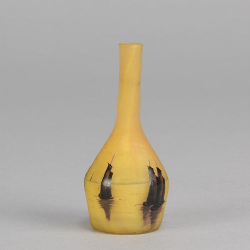 EARLY 20TH CENTURY ART NOUVEAU GLASS MINIATURE BOATING VASE BY DAUM FRRES - ADDITIONAL PHOTO 2