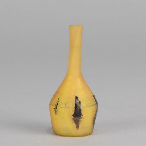 EARLY 20TH CENTURY ART NOUVEAU GLASS MINIATURE BOATING VASE BY DAUM FRRES - ADDITIONAL PHOTO 3