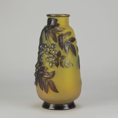 EARLY 20TH CENTURY CAMEO GLASS ENTITLED SORBIER SOUFFL VASE BY GALL - ADDITIONAL PHOTO 6